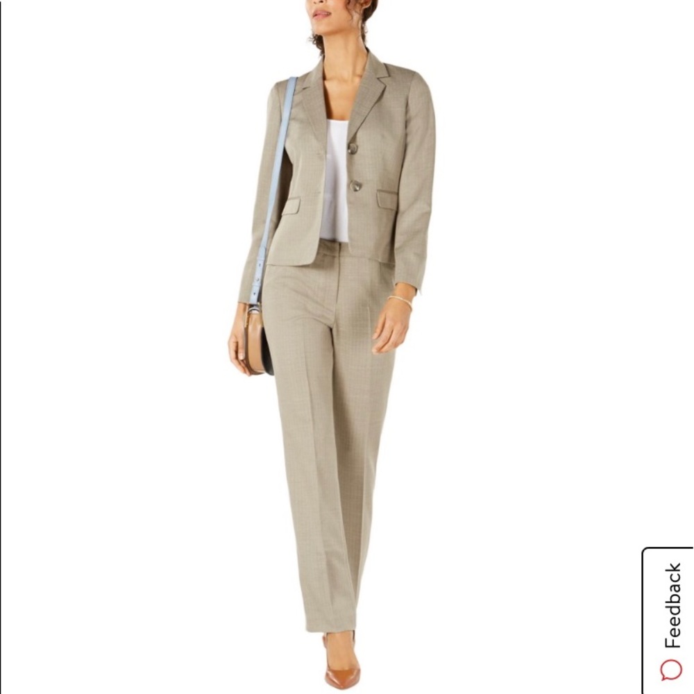 2Petite Le Suit